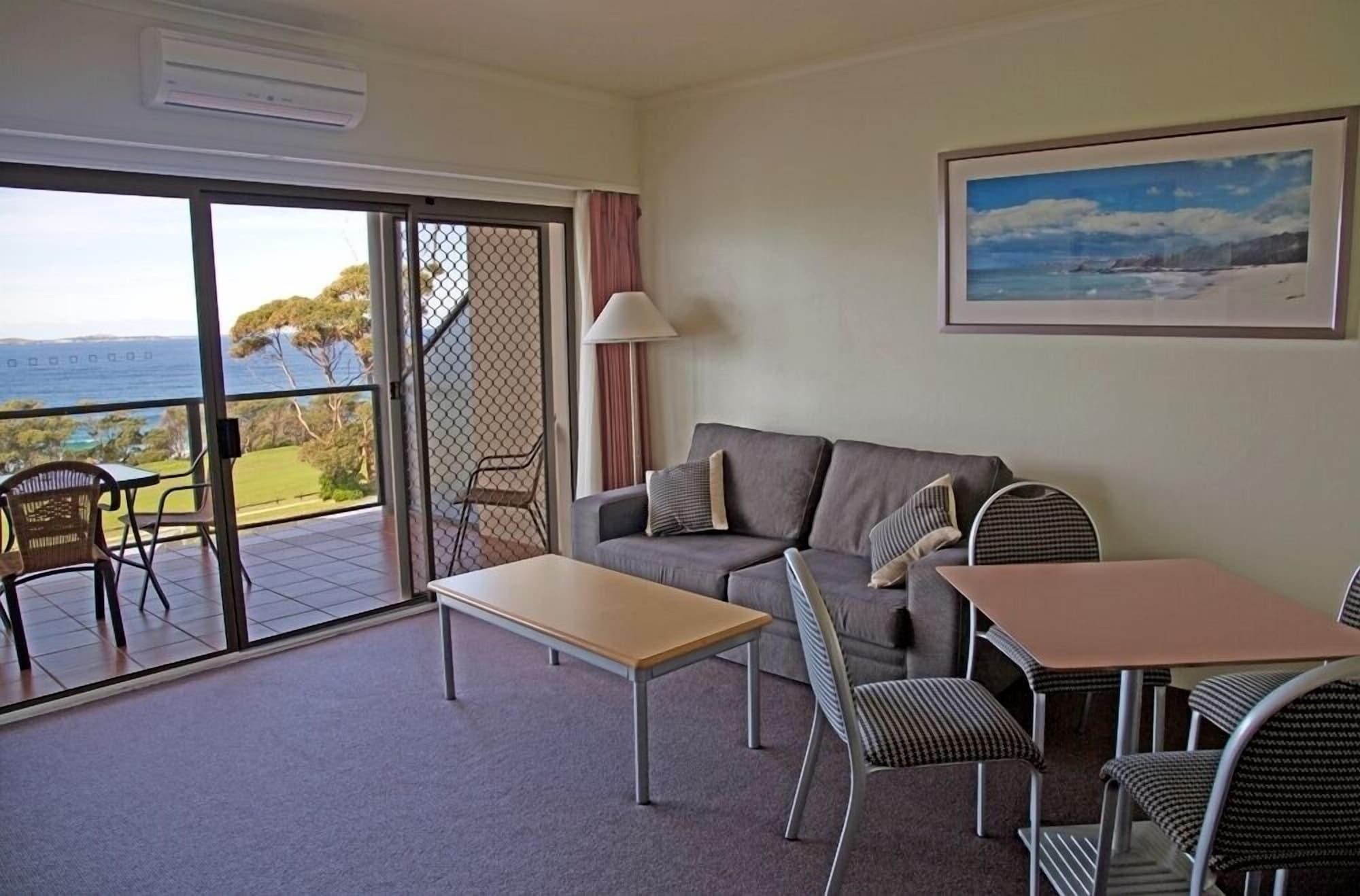 Amooran Oceanside Apartments And Motel Нарума Экстерьер фото