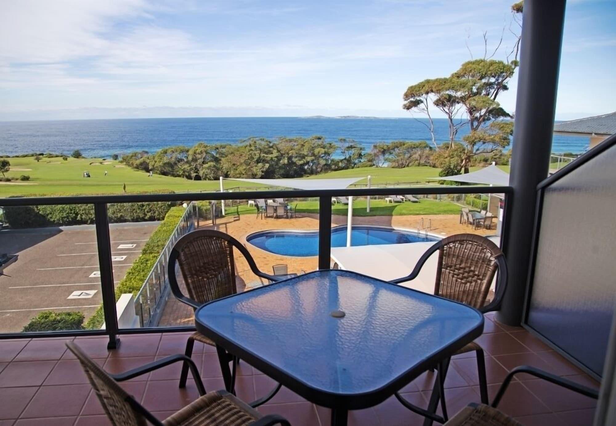 Amooran Oceanside Apartments And Motel Нарума Экстерьер фото