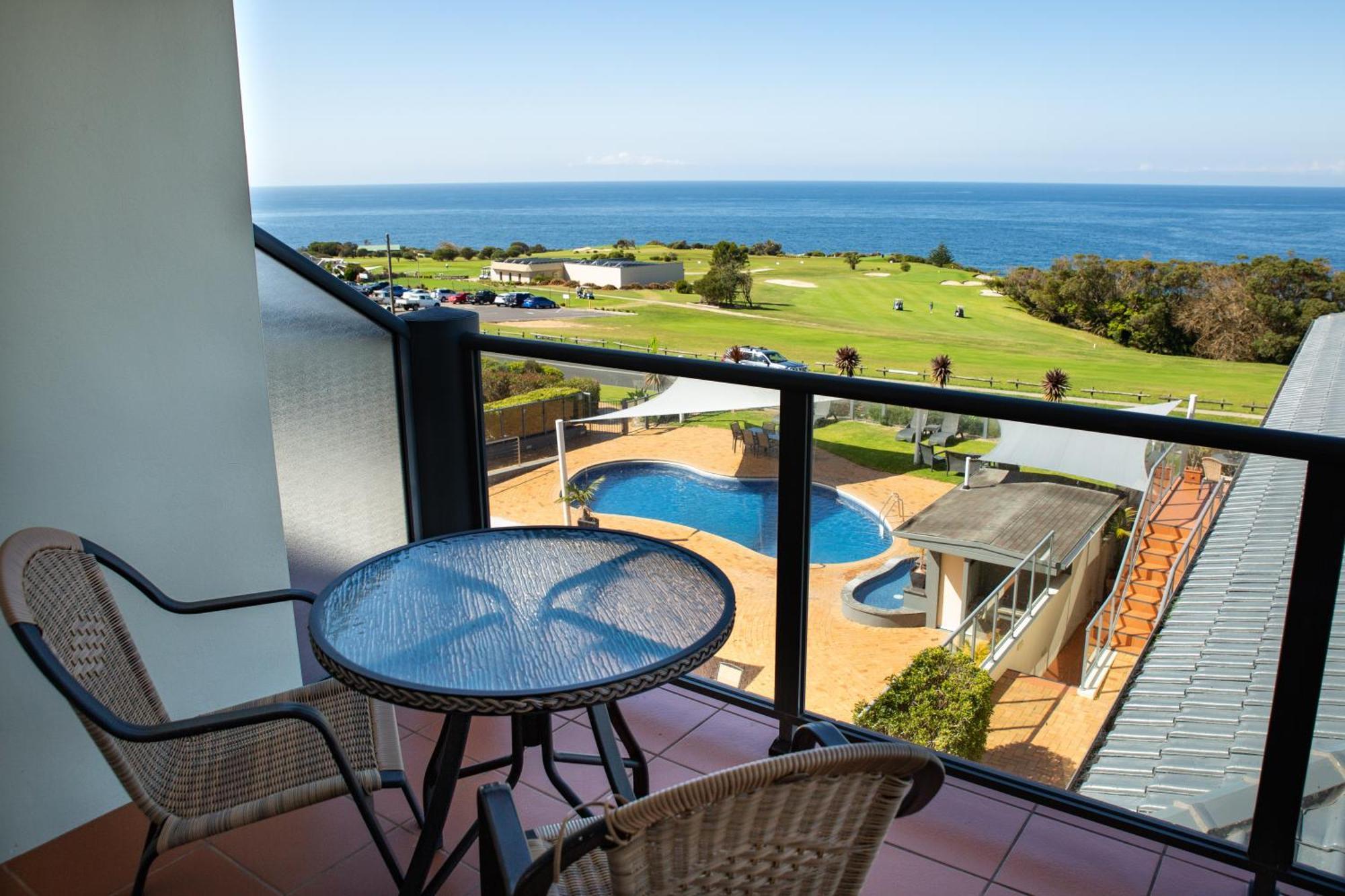 Amooran Oceanside Apartments And Motel Нарума Экстерьер фото