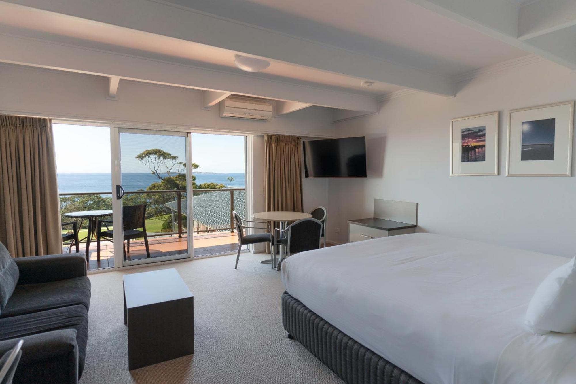 Amooran Oceanside Apartments And Motel Нарума Экстерьер фото