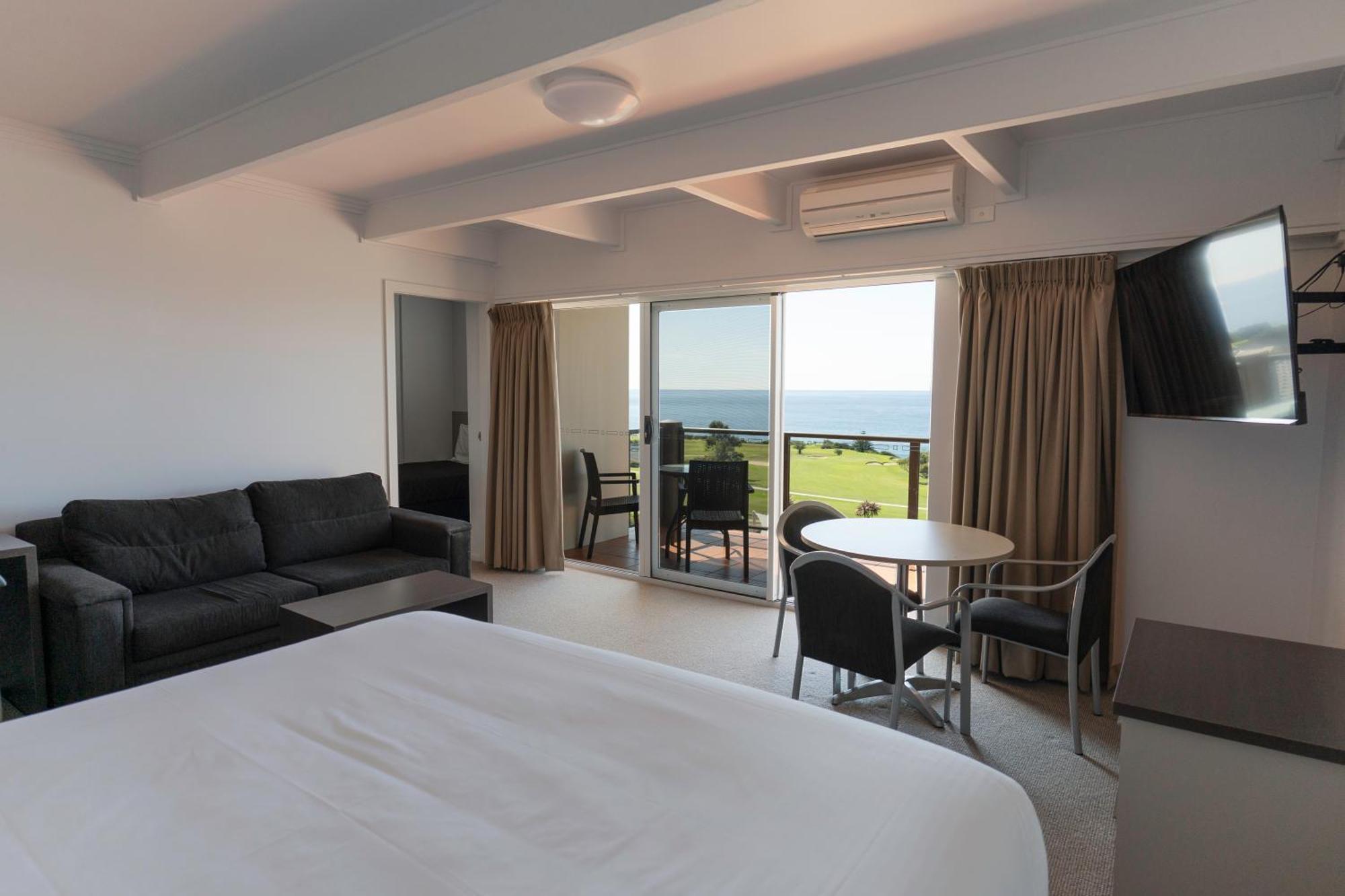 Amooran Oceanside Apartments And Motel Нарума Экстерьер фото