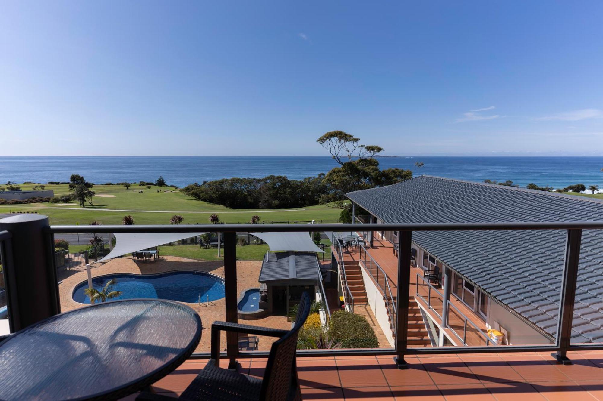 Amooran Oceanside Apartments And Motel Нарума Экстерьер фото
