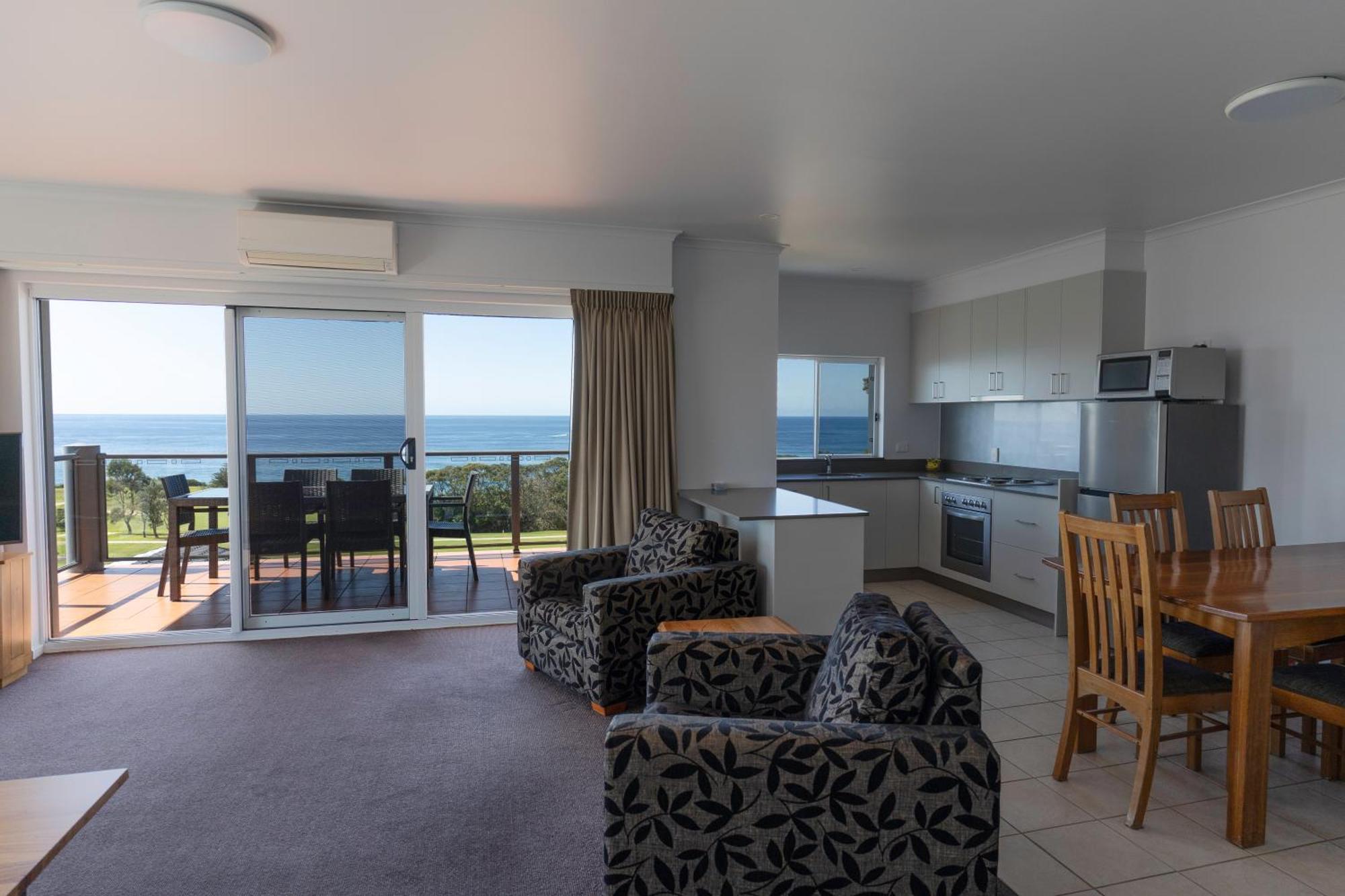 Amooran Oceanside Apartments And Motel Нарума Экстерьер фото