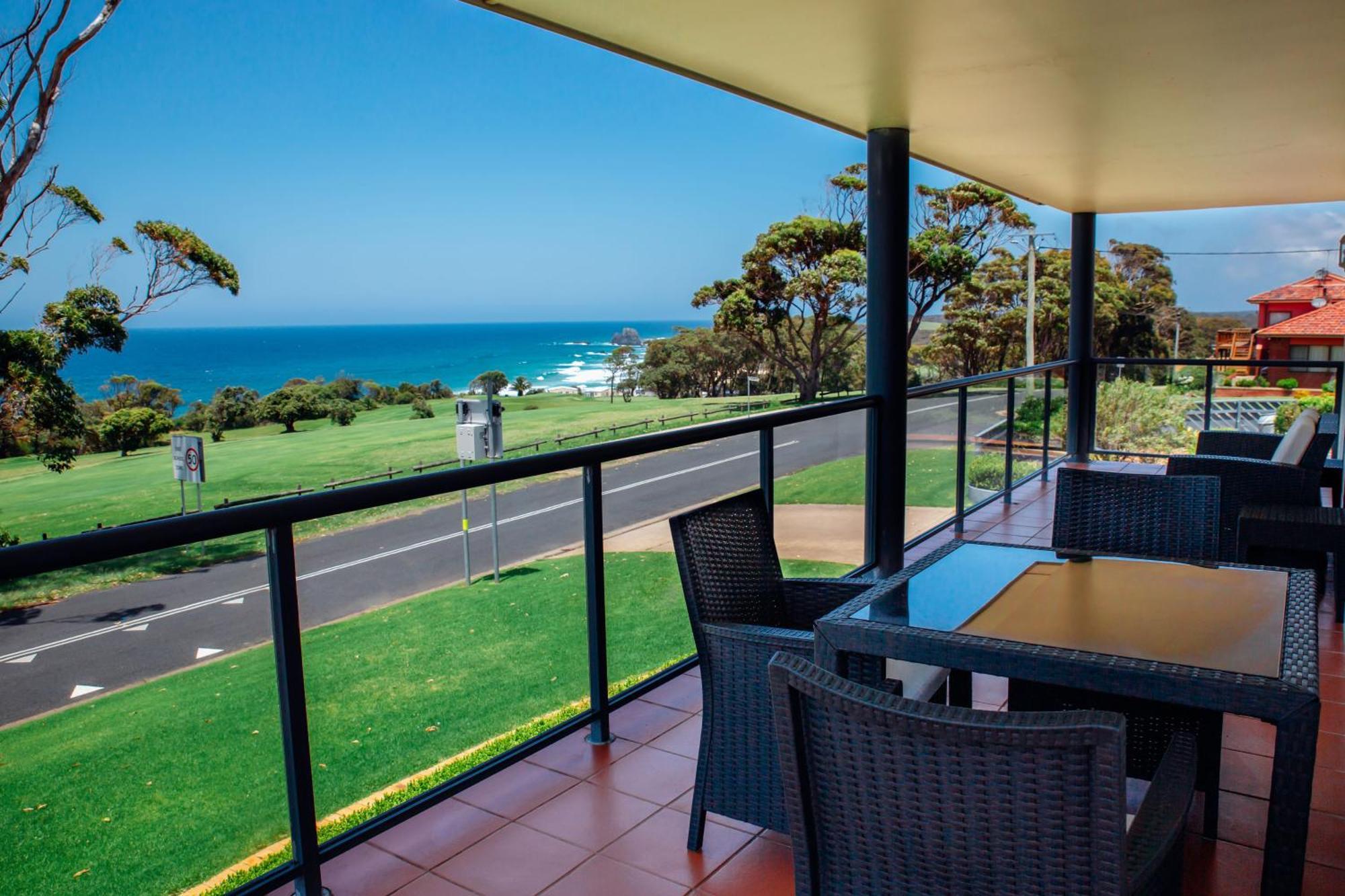 Amooran Oceanside Apartments And Motel Нарума Экстерьер фото
